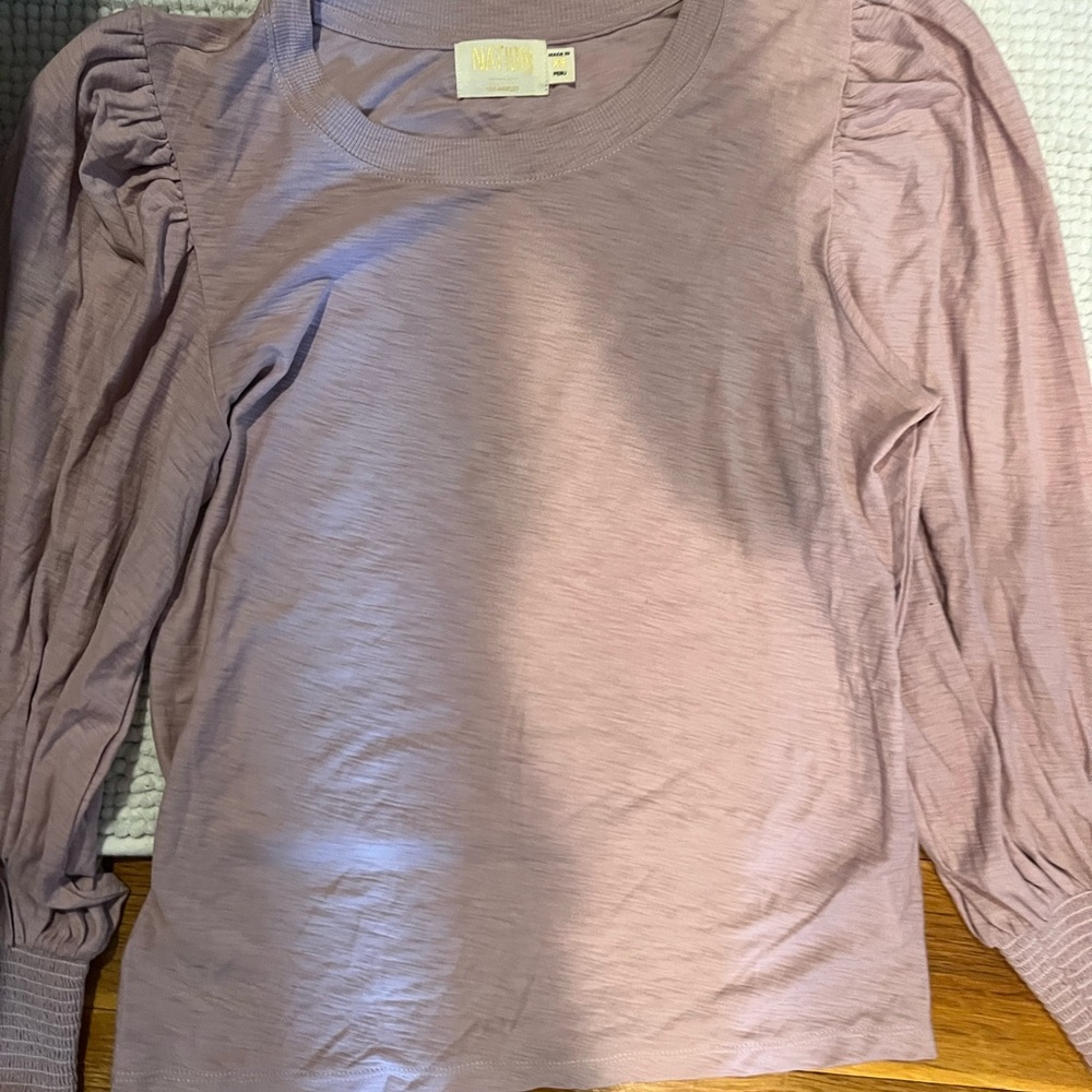 Women's Lilac Puff Sleeve Top